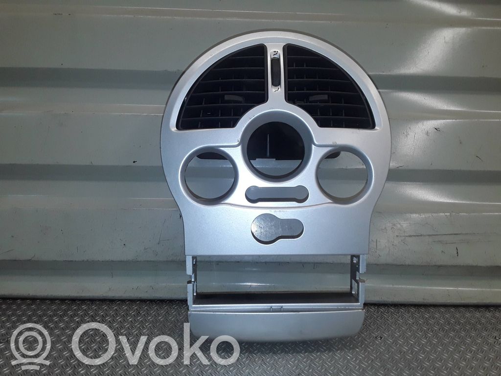 Renault Modus Centrinės oro grotelės 