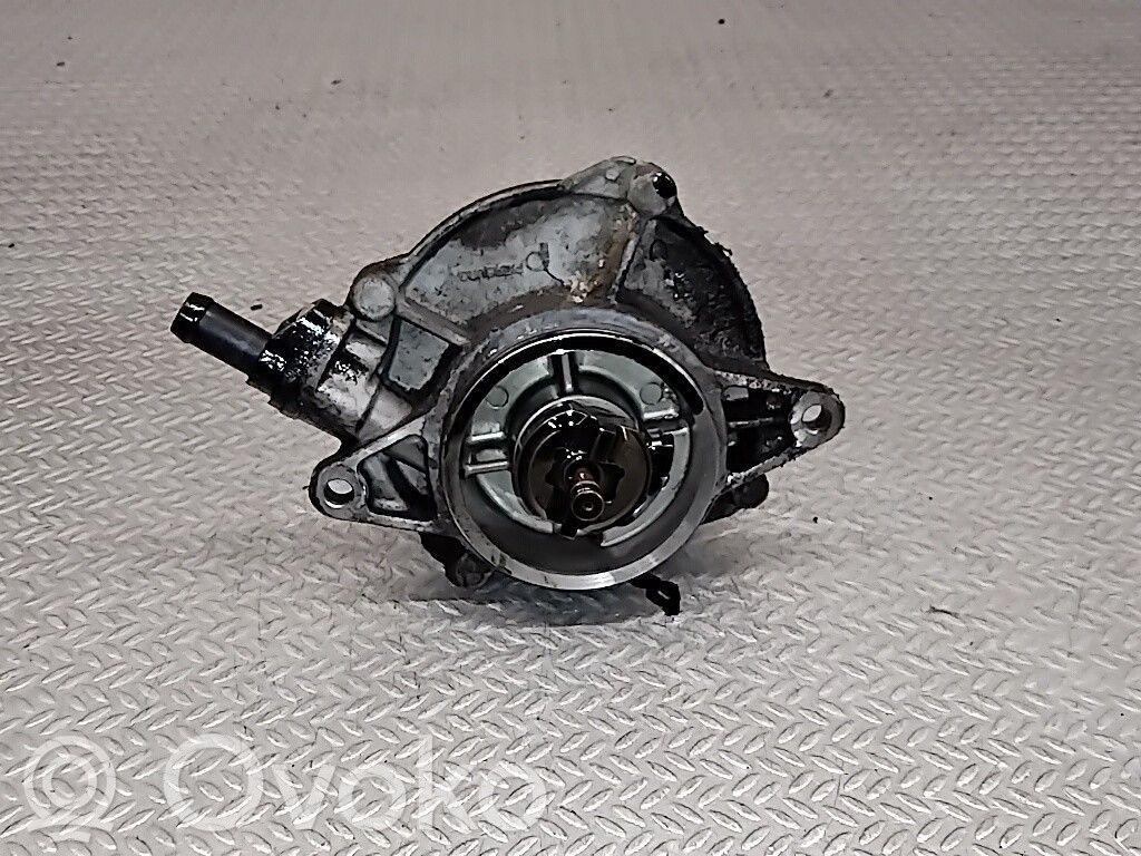 Vacuum pump   057145100