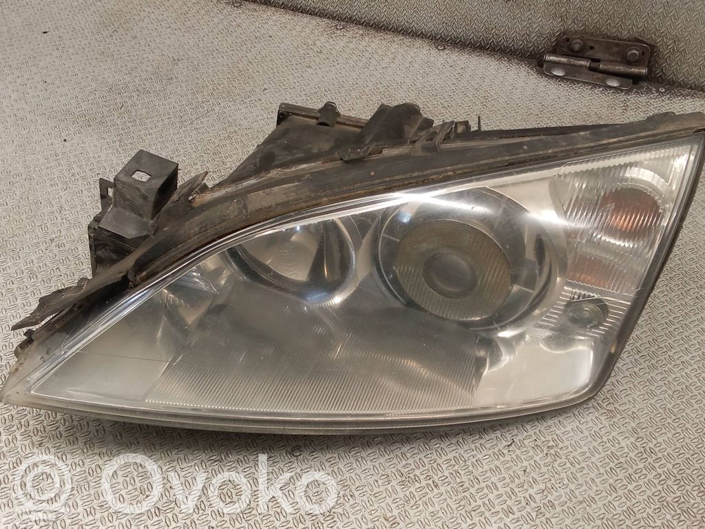 Ford Mondeo Mk III Phare frontale 