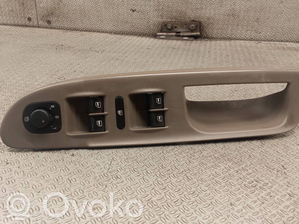 Electric window control switch   3C1867171B,1K4959857A