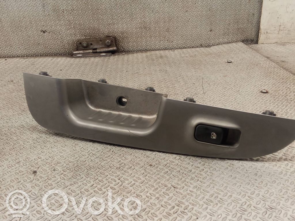 Electric window control switch   935801D000