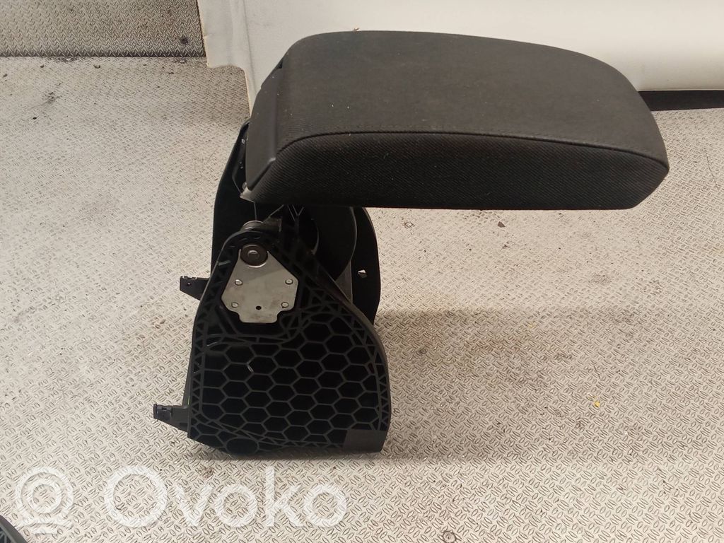 Skoda Octavia Mk2 (1Z) Reposabrazos 