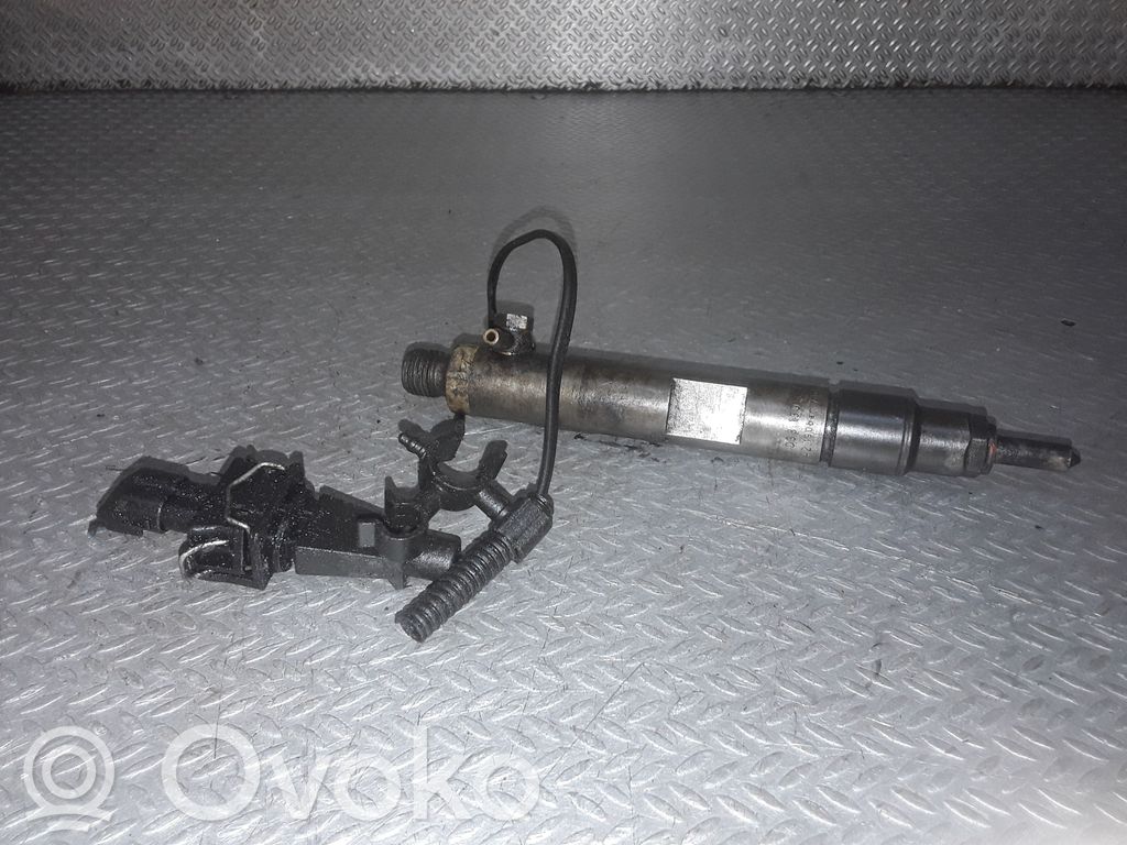 Inyector de combustible   028130201F