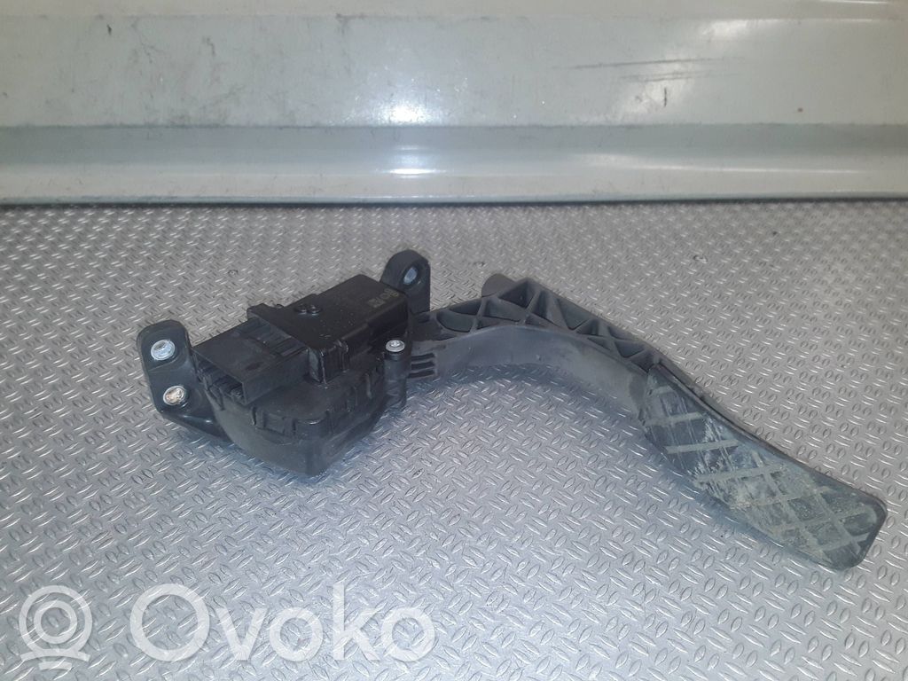 Pedal del acelerador   4F1721523B