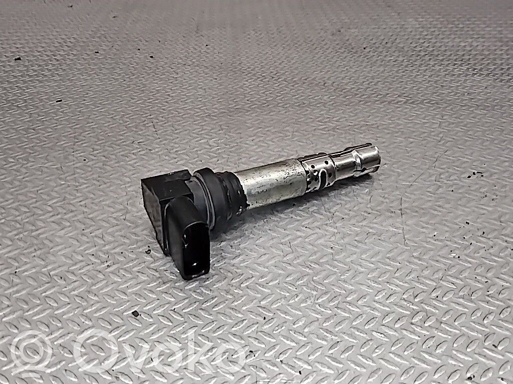 Bobina de encendido de alto voltaje   036905715