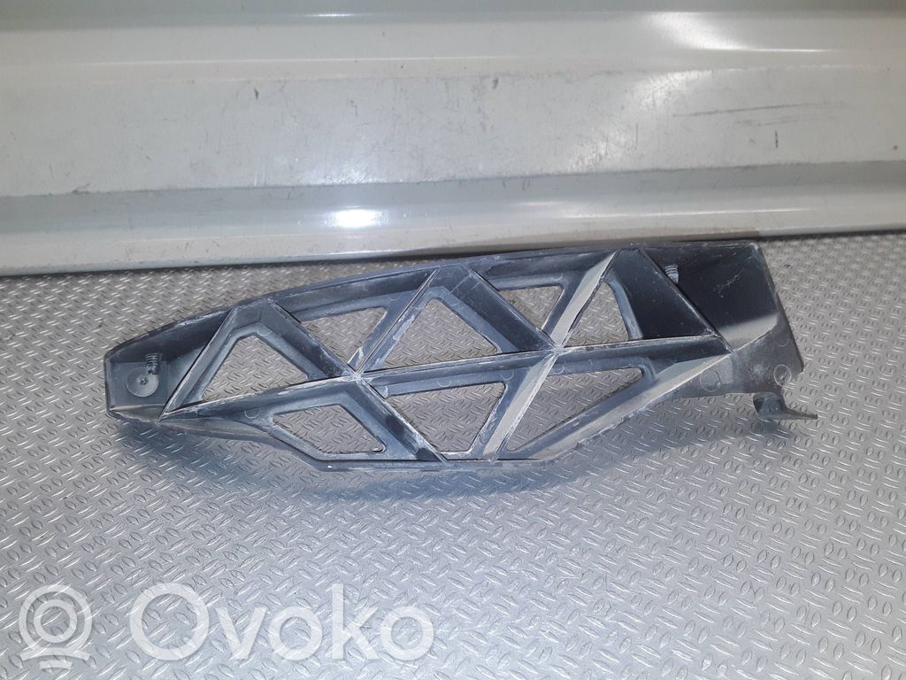 Skoda Octavia Mk2 (1Z) Uchwyt / Mocowanie zderzaka tylnego 