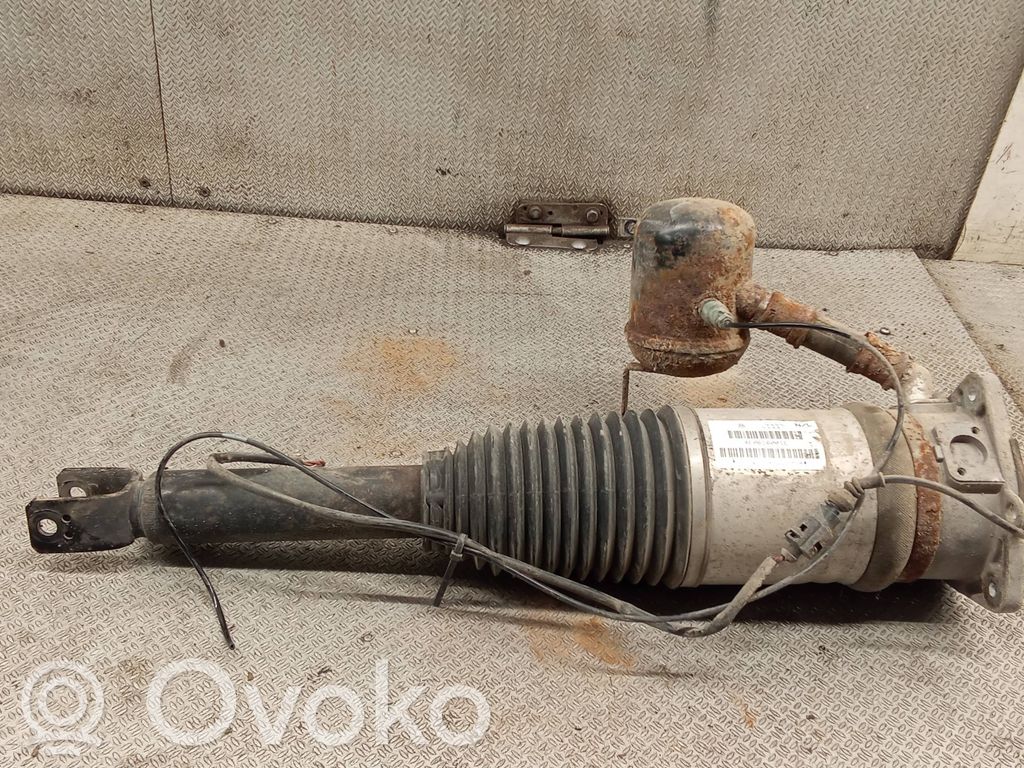 Audi A8 S8 D3 4E Amortizor pneumatic spate