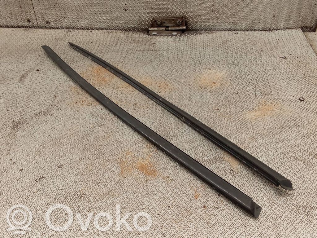 Moldura del parabrisas   4E0854327A