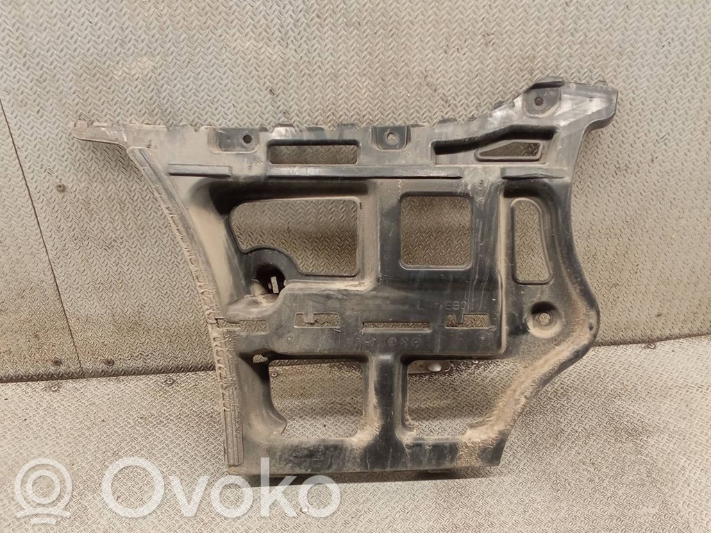 Задний держатель бампера   7058519