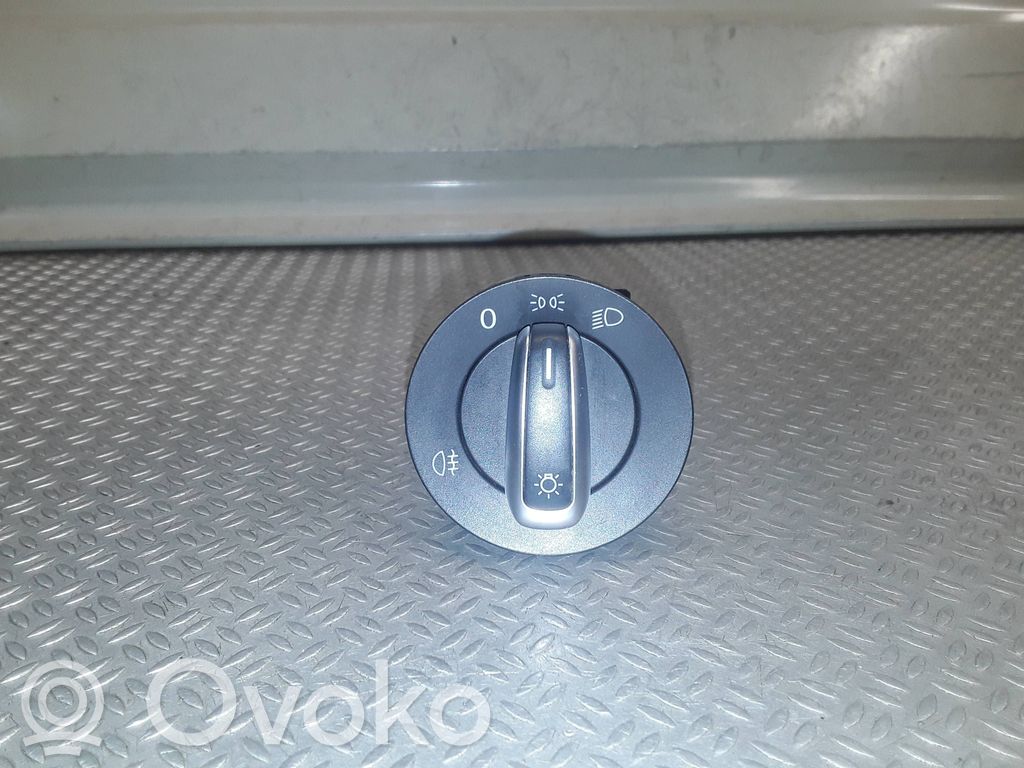 Volkswagen Golf VI Interruptor de luz 