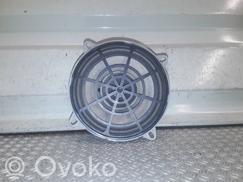 Peugeot 308 Altavoz de la puerta trasera 