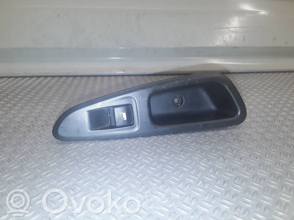Electric window control switch   96565185XT