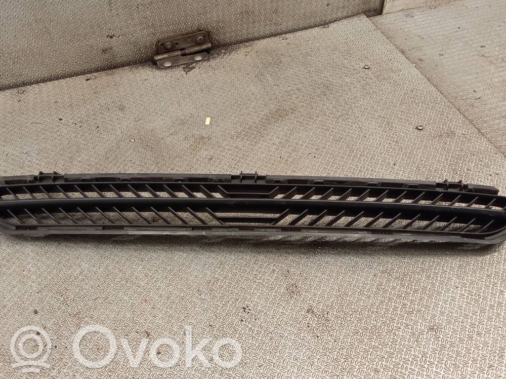 Front bumper upper radiator grill