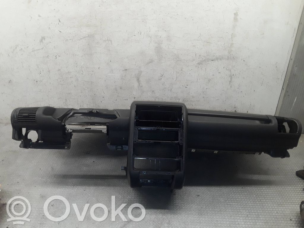 Dashboard   8Z1857033