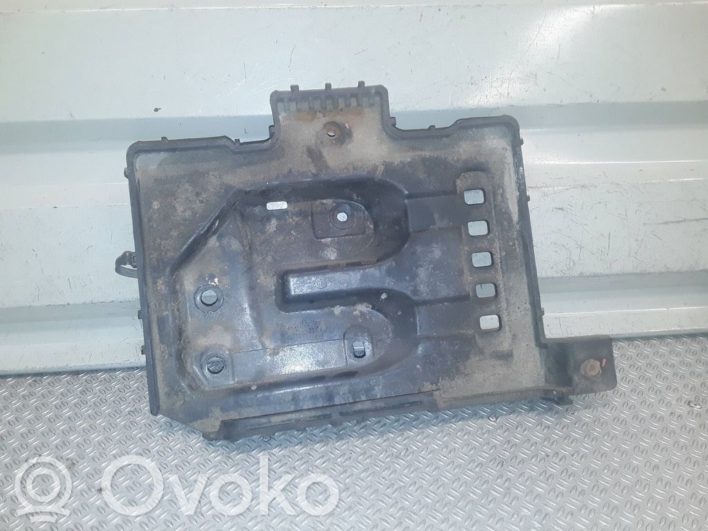 Battery tray   371502H000