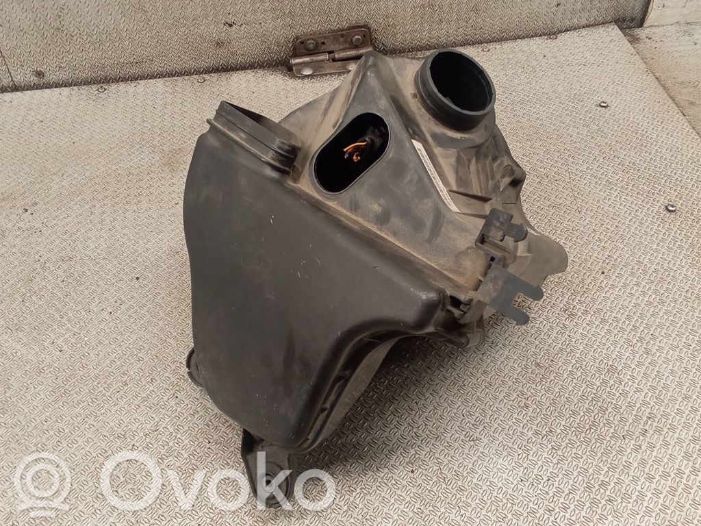 BMW 1 E81 E87 Air filter box 