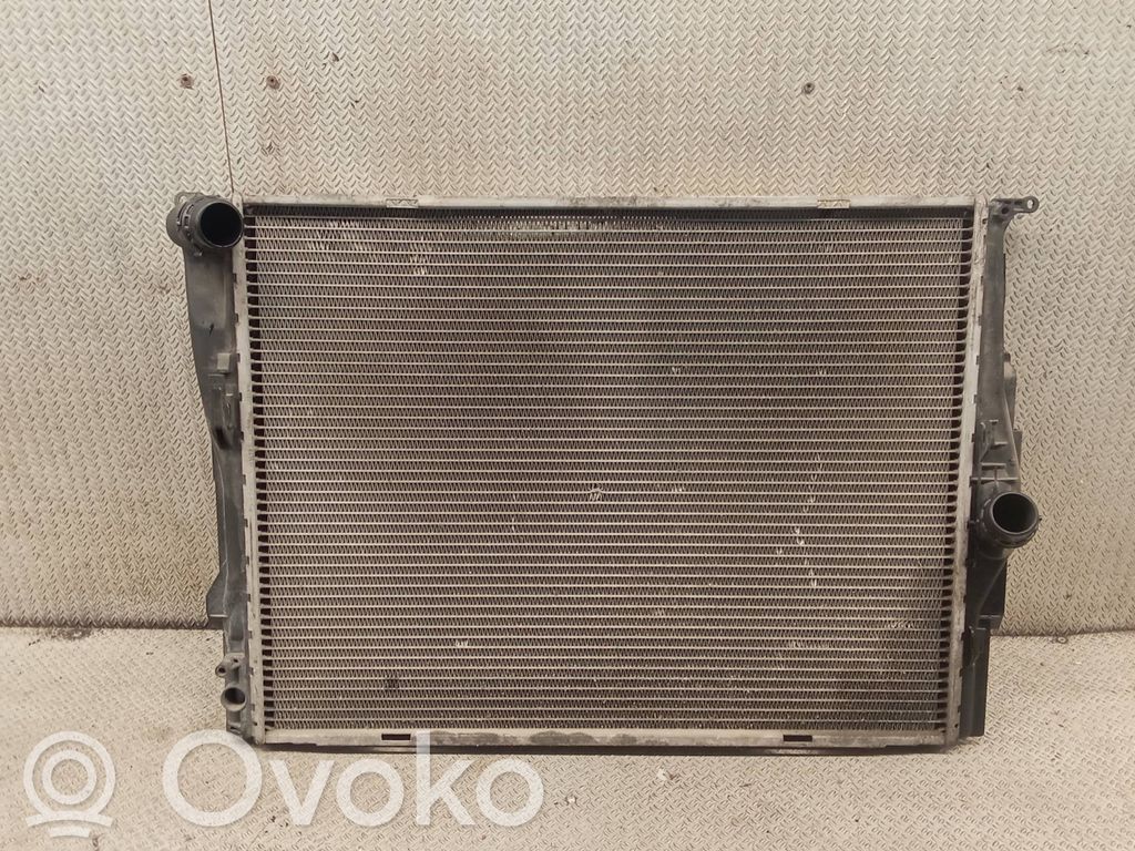 BMW 1 E81 E87 Dzesēšanas šķidruma radiators 