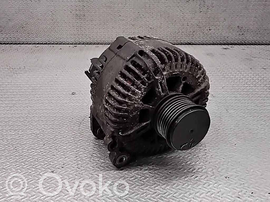 Volkswagen PASSAT B6 Alternator 