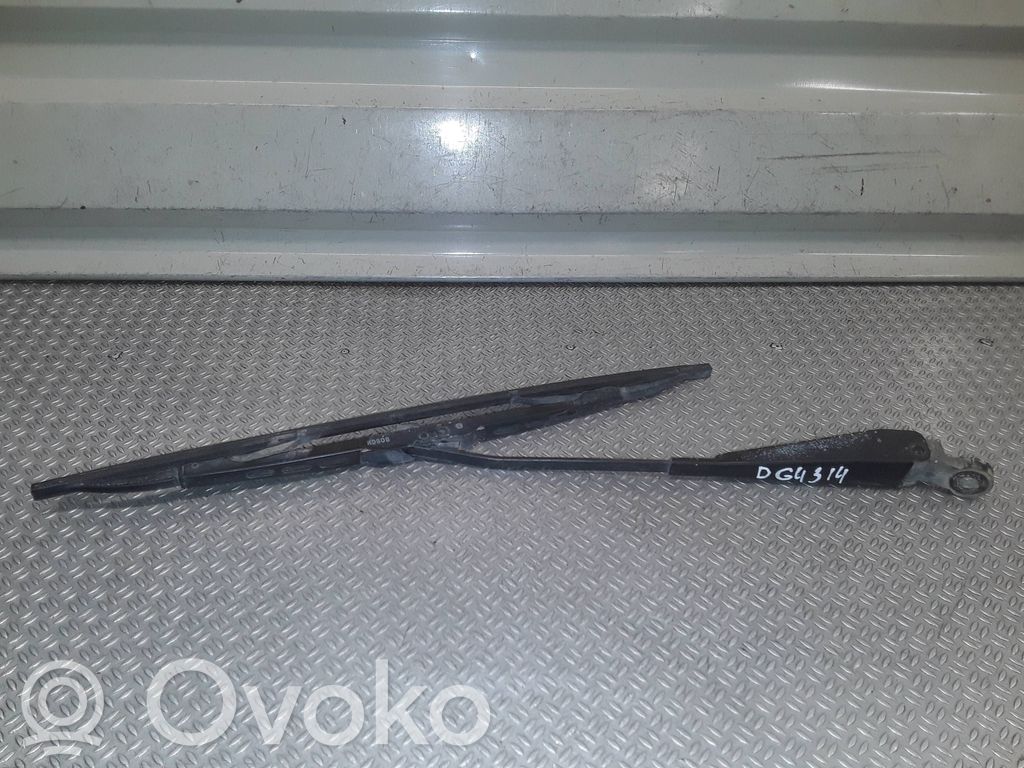 Rear wiper blade