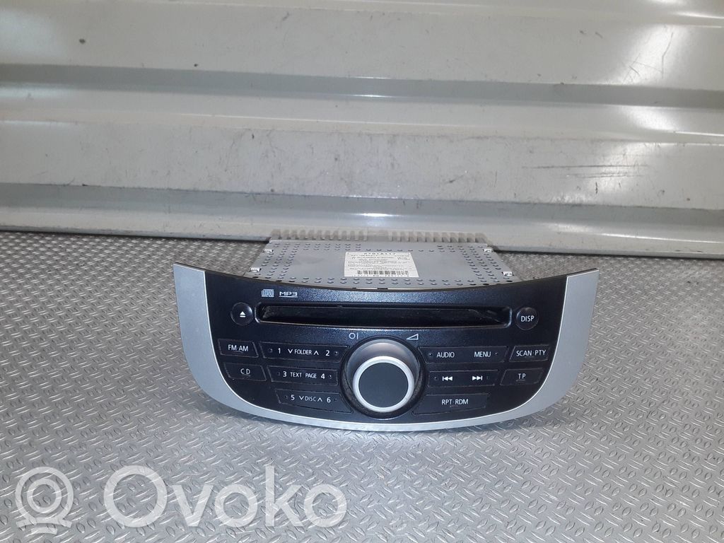 Mitsubishi Grandis Panel / Radioodtwarzacz CD/DVD/GPS