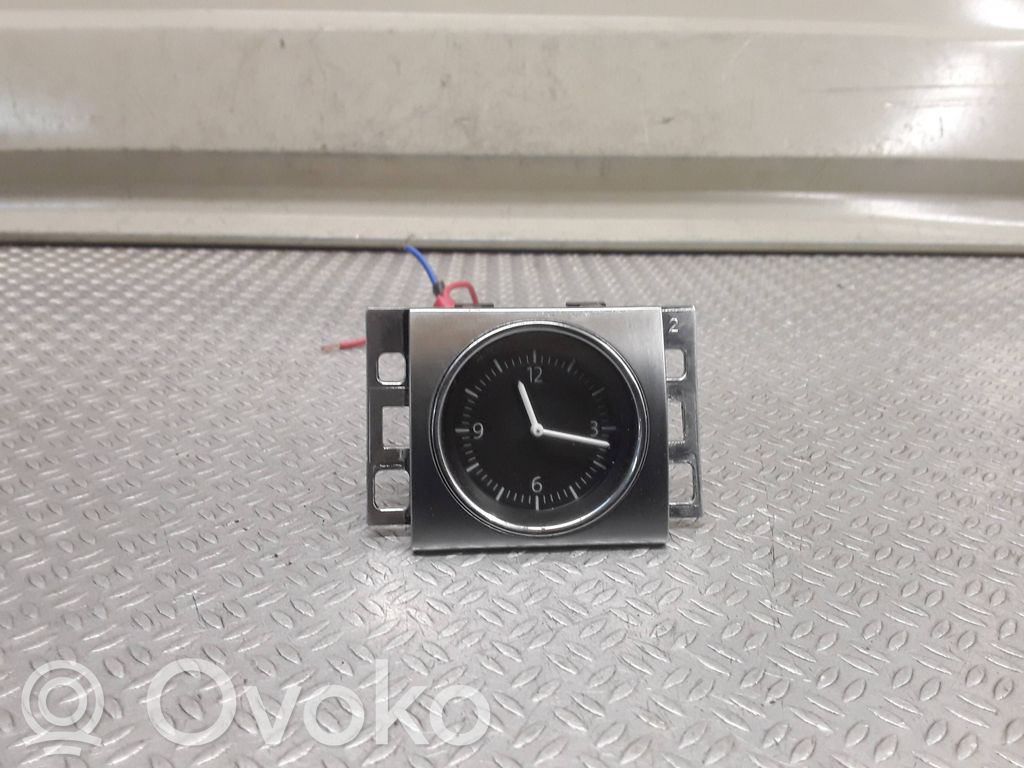 Uhr   3AA919204A