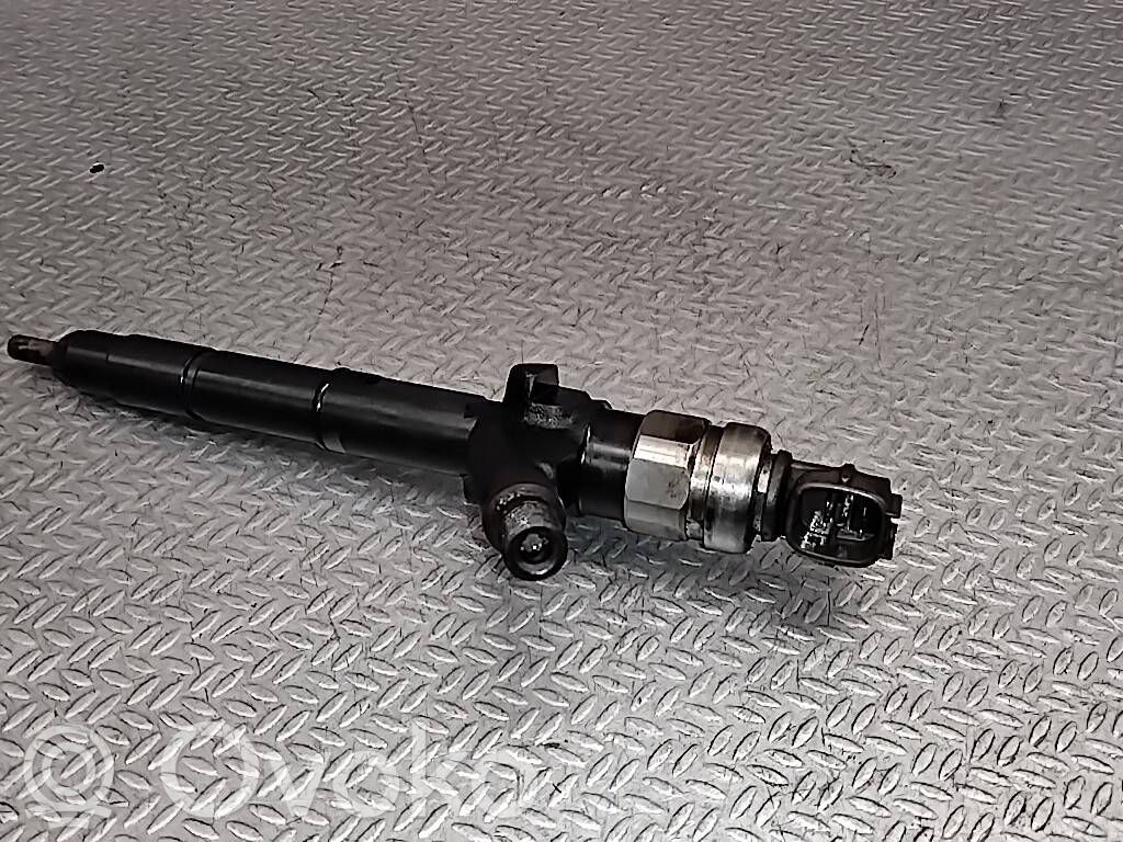 Nissan Almera Tino Inyector de combustible 