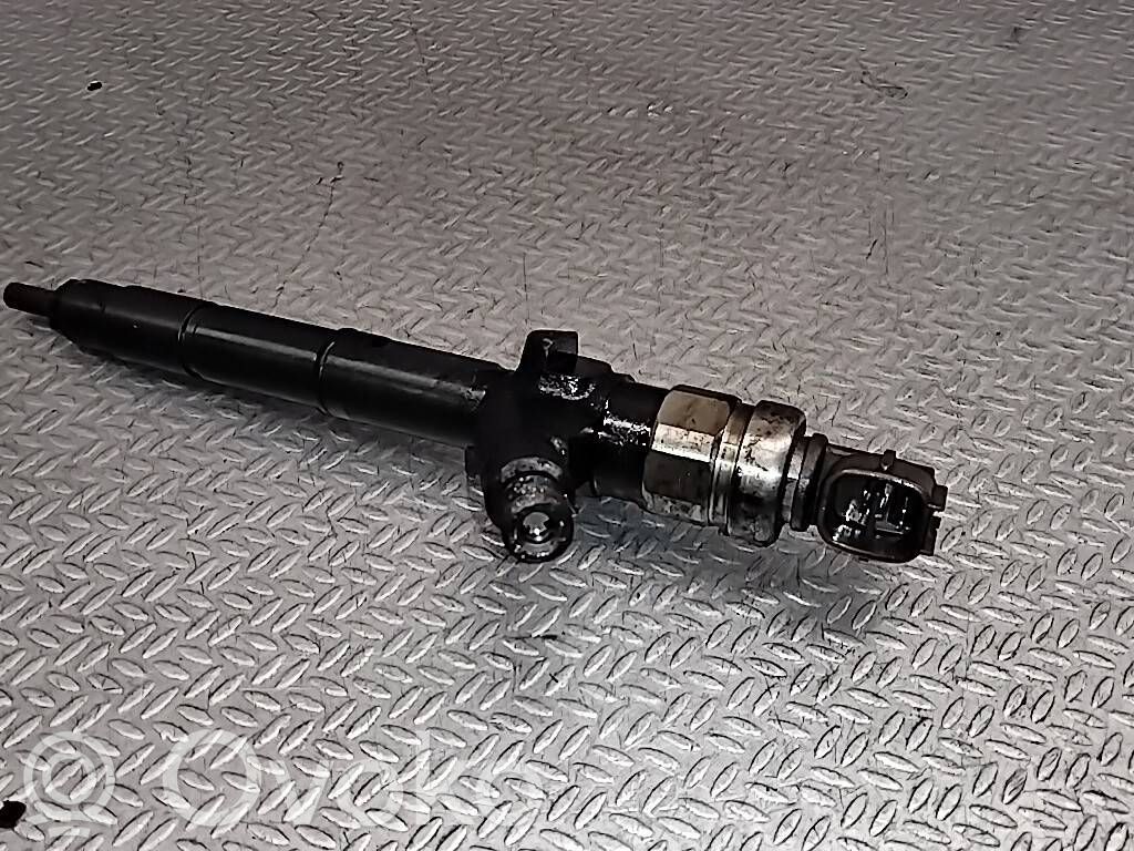 Nissan Almera Tino Inyector de combustible 