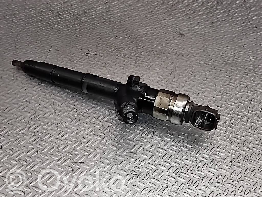 Nissan Almera Tino Inyector de combustible 