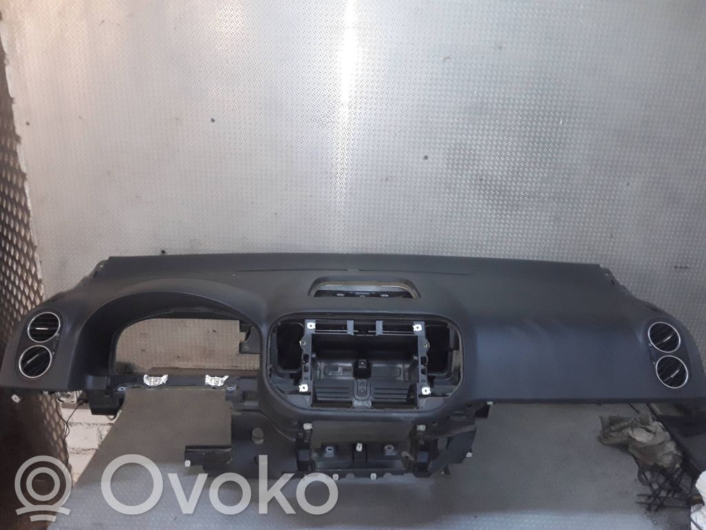 Volkswagen Golf Plus Panelė 