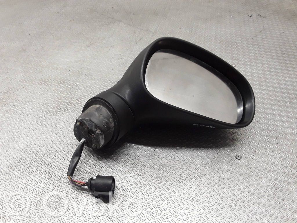 Front door electric wing mirror   E1010852
