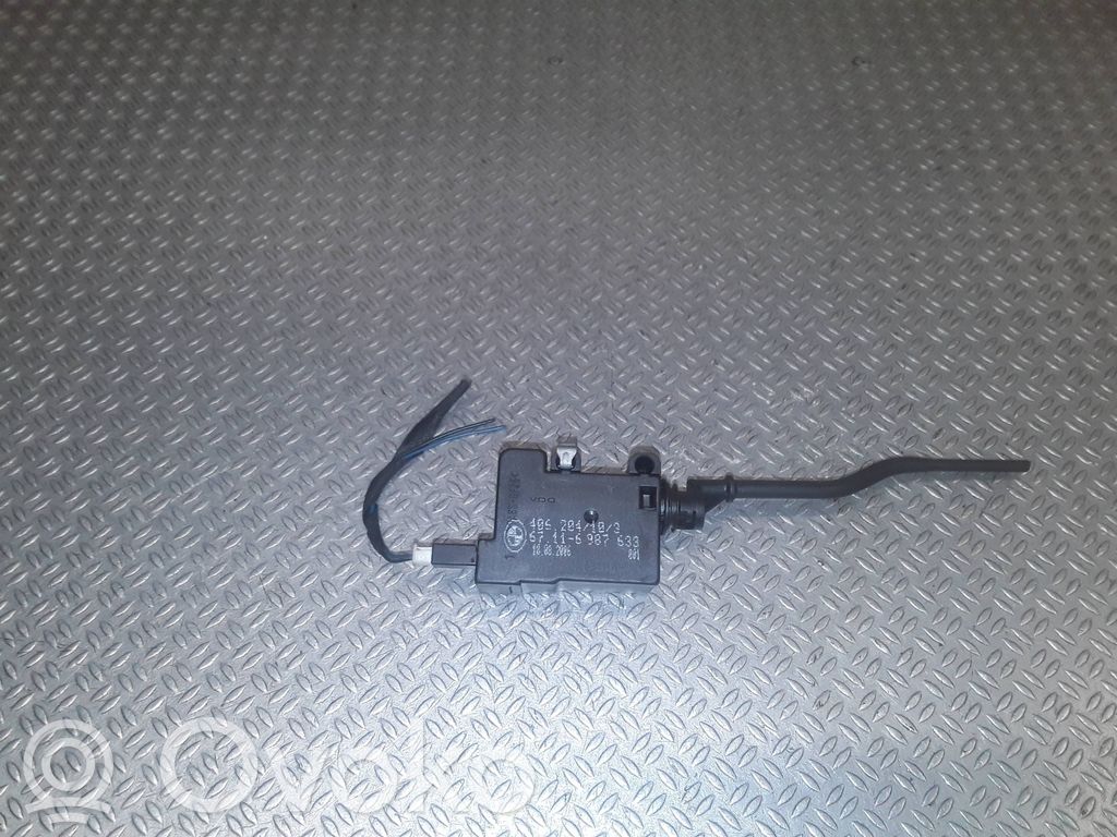 BMW 1 E81 E87 Fuel tank cap lock motor 