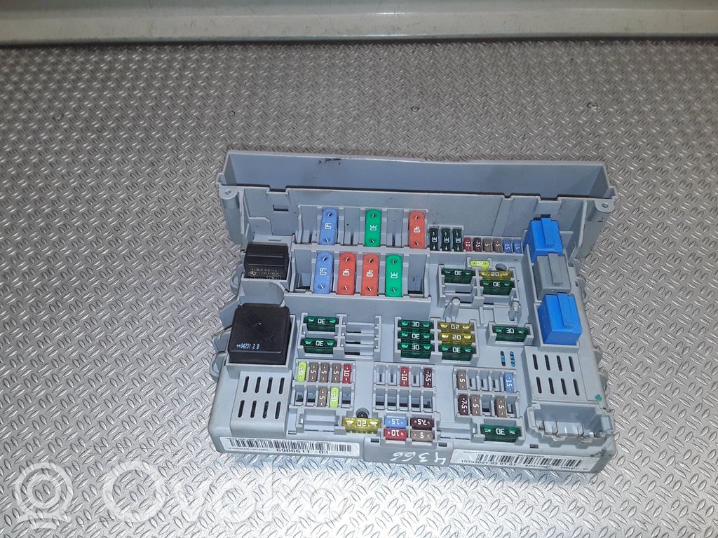Drošinātāju bloks   6906611