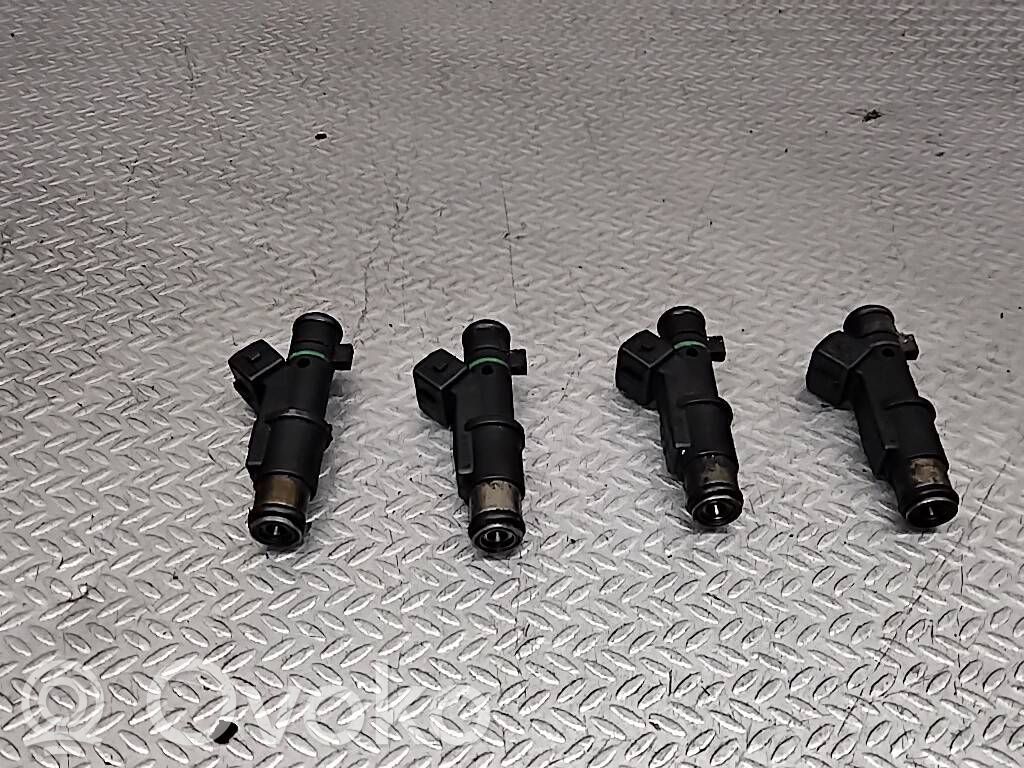 Fuel injectors set   01F005A