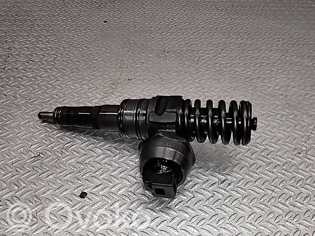 Volkswagen Caddy Inyector de combustible 