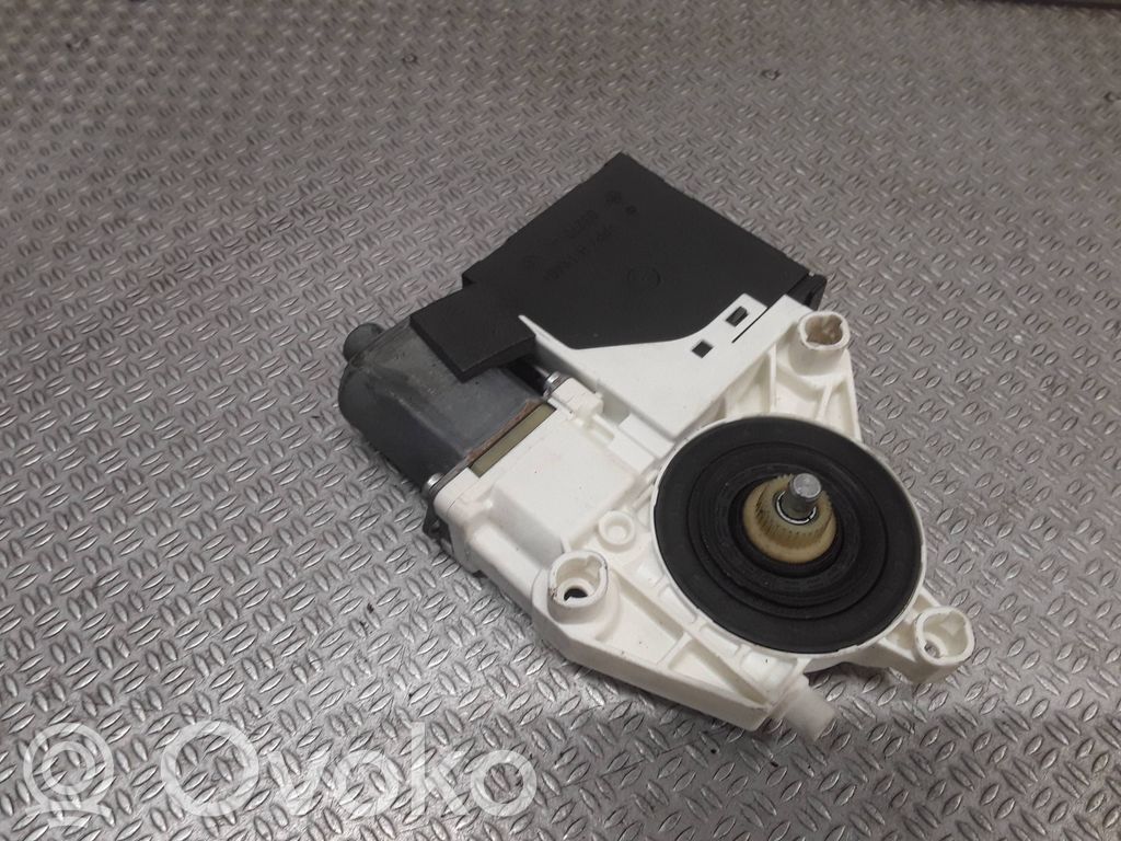 Audi A3 S3 8P Etuoven ikkunan nostomoottori 