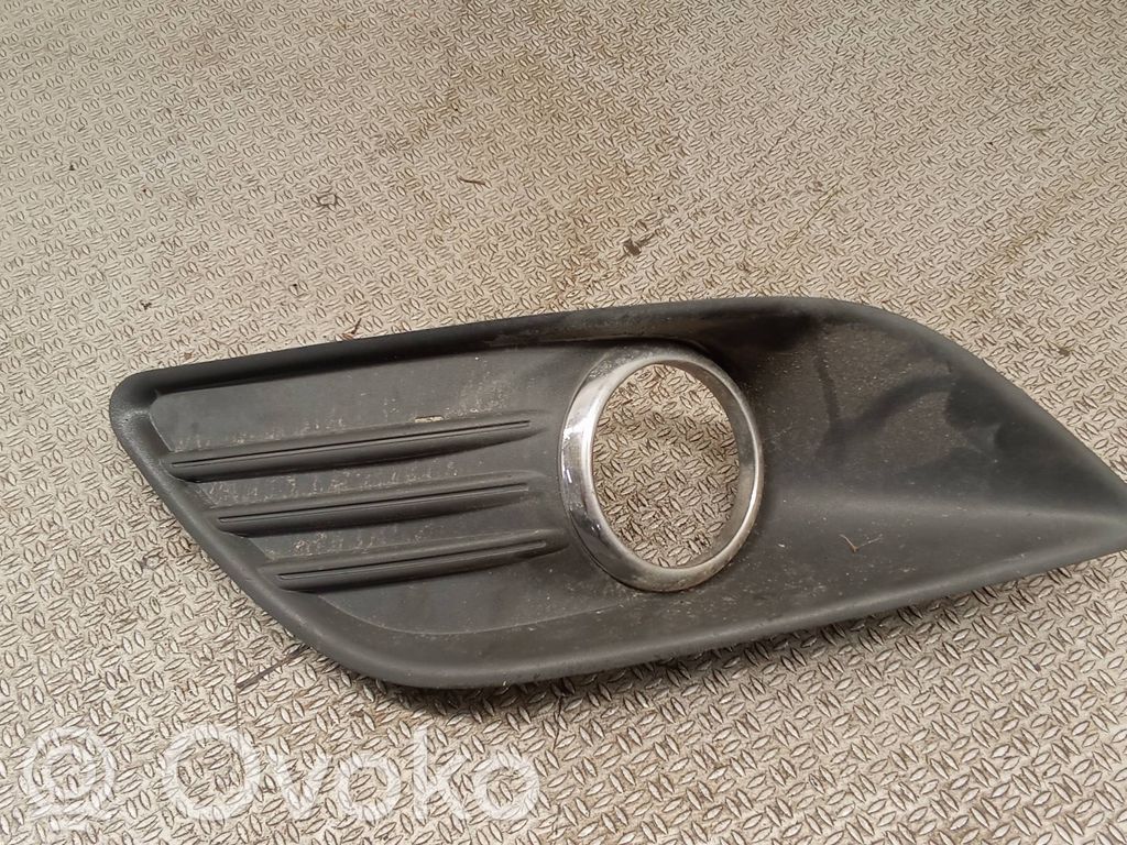 Ford Focus Front fog light trim/grill 