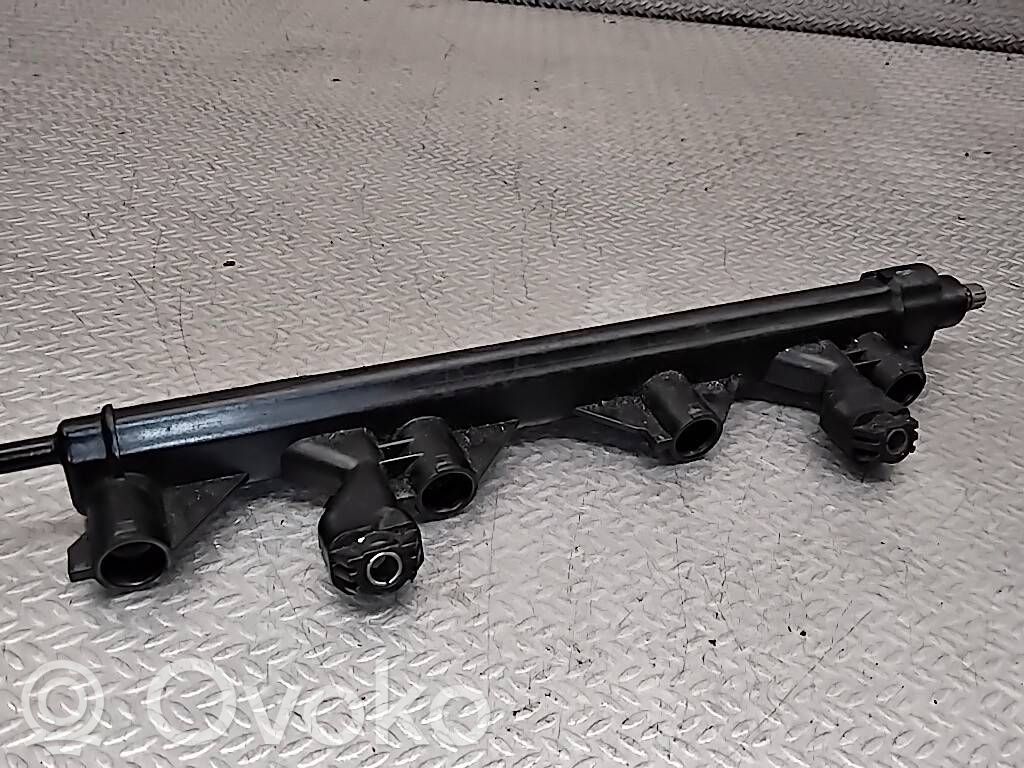Peugeot 308 Polttoainepääputki 