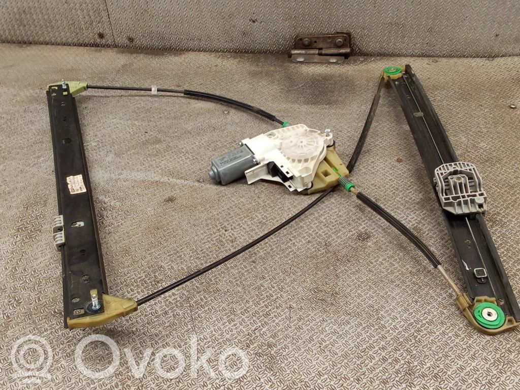 Regulador de puerta delantera con motor