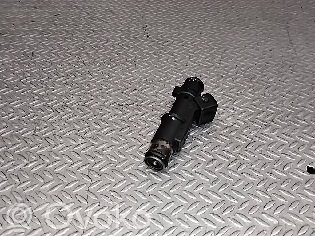 Peugeot 307 CC Fuel injector 