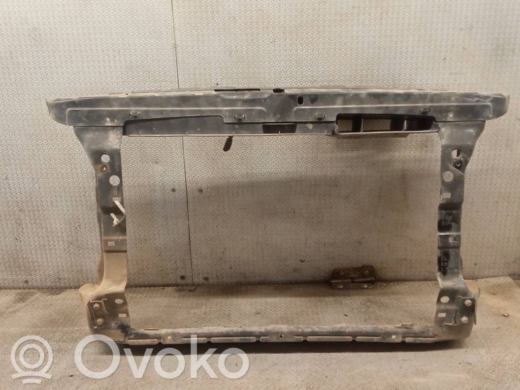 Панель радиаторов   5L0805591,5L0806147