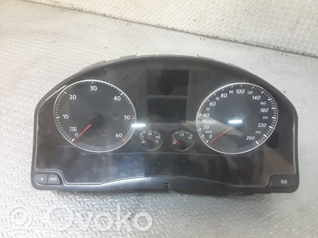 Volkswagen Golf V Licznik / Prędkościomierz 