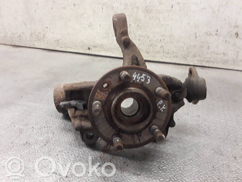 Front wheel hub spindle knuckle