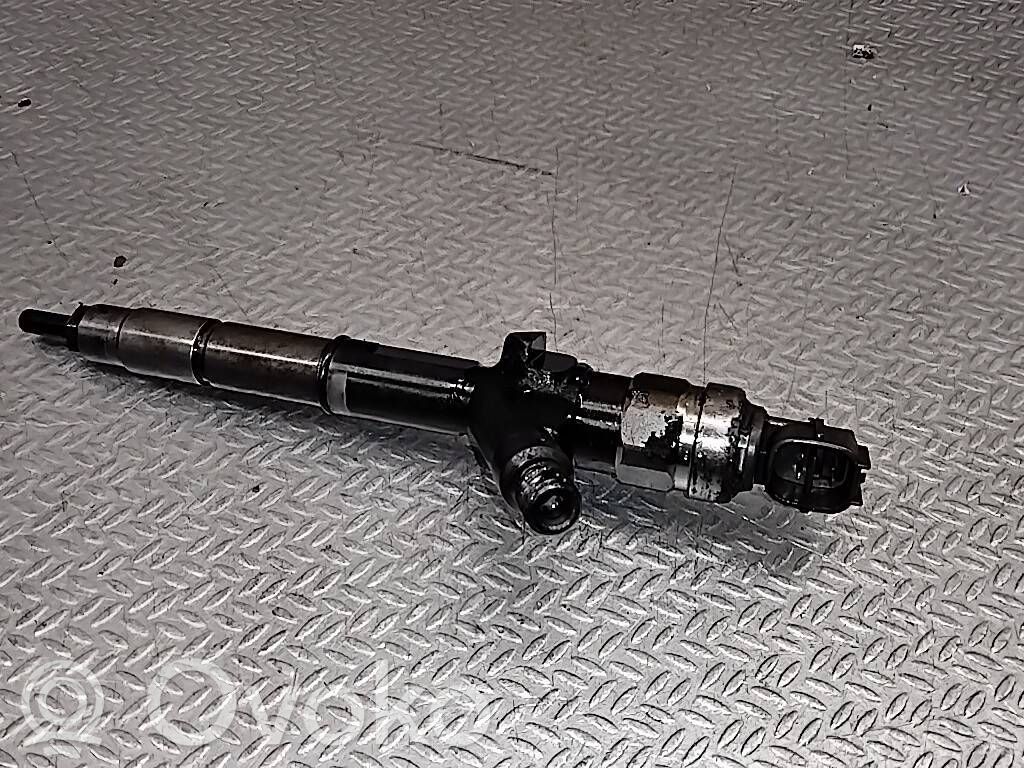 Nissan X-Trail T30 Inyector de combustible 