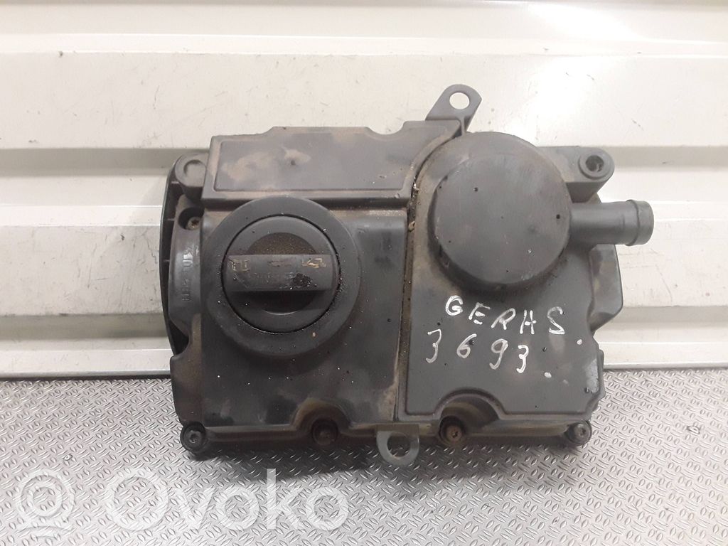 Pokrywa zaworów   045103475E