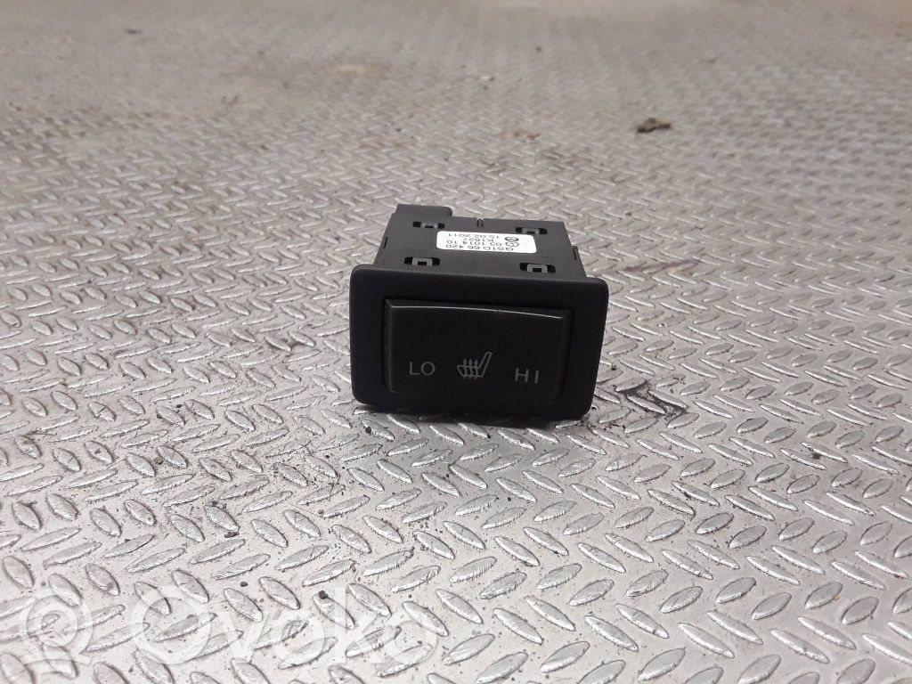 Seat heating switch   GS1D66420,03101410