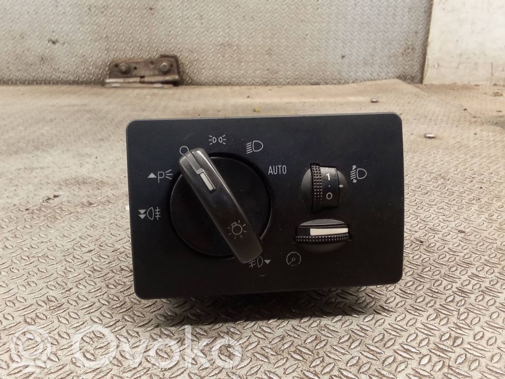 Ford Focus Light switch 