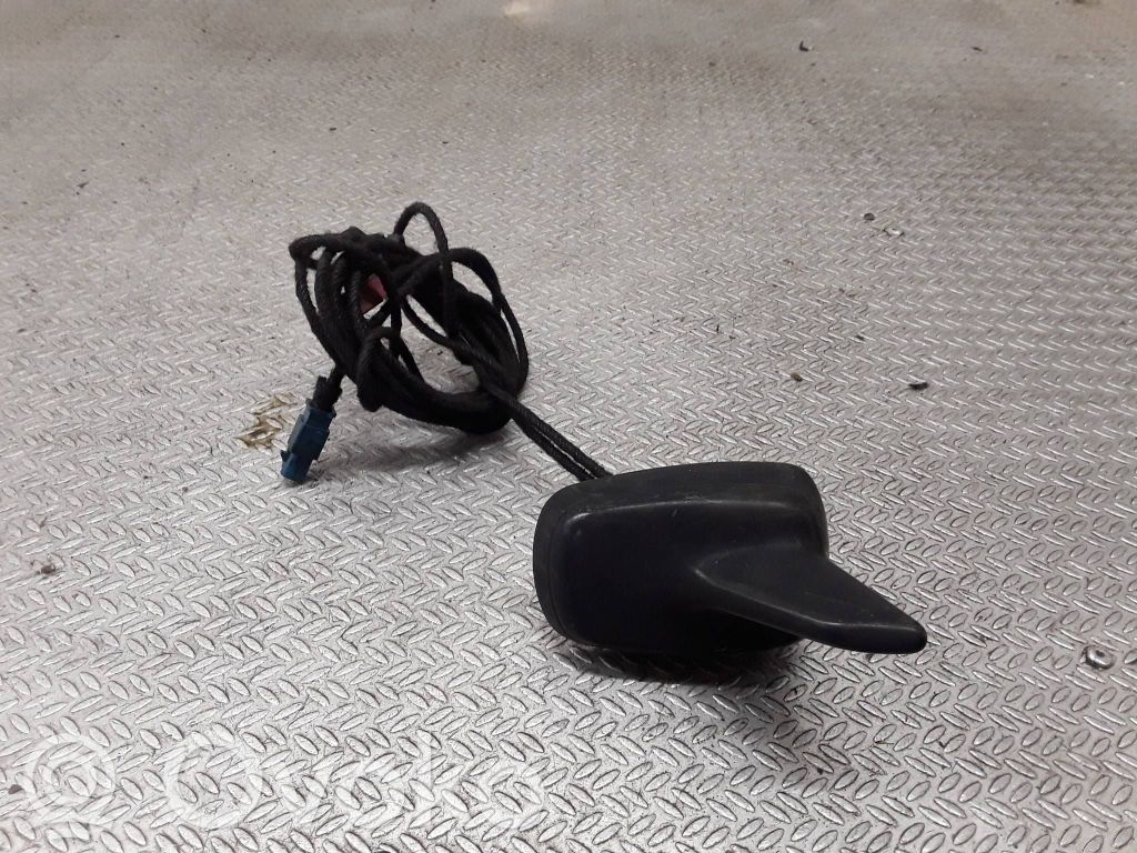 Audi A6 S6 C6 4F GPS-pystyantenni 