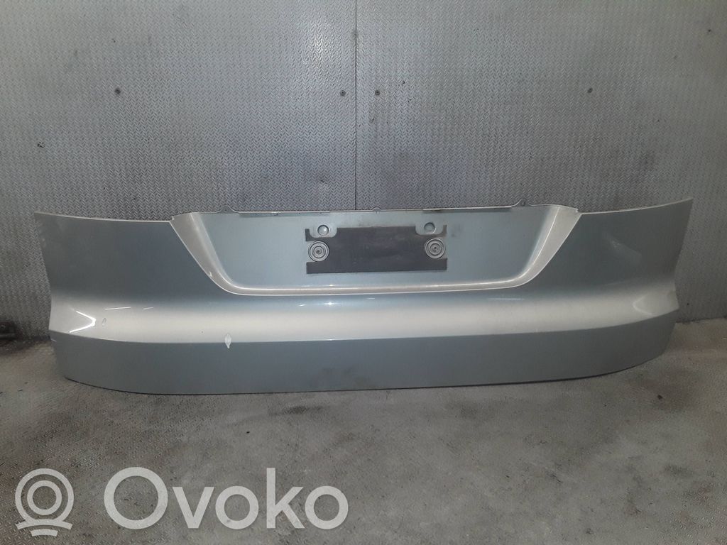 Tailgate trim