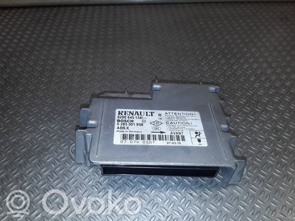 Renault Clio III Airbagsteuergerät 