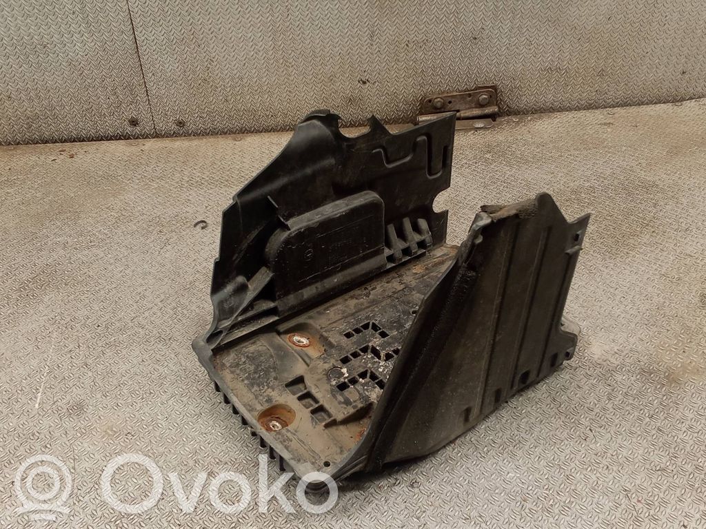Volvo V70 Półka akumulatora 